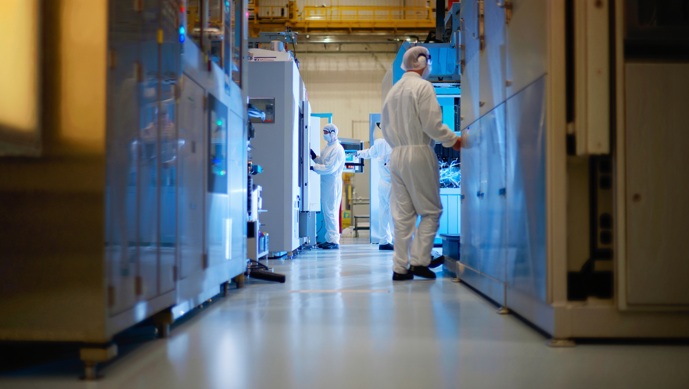 JP Morgan ve 110 máquinas EUV sin construir pero ASML pierde 39 puntos frente al sector