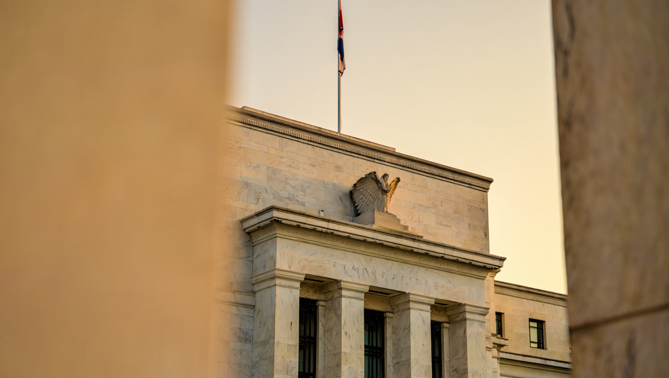 Nasdaq cede 1,34% tras el primer FOMC de Warsh: nueve miembros proyectan alzas antes de fin de año