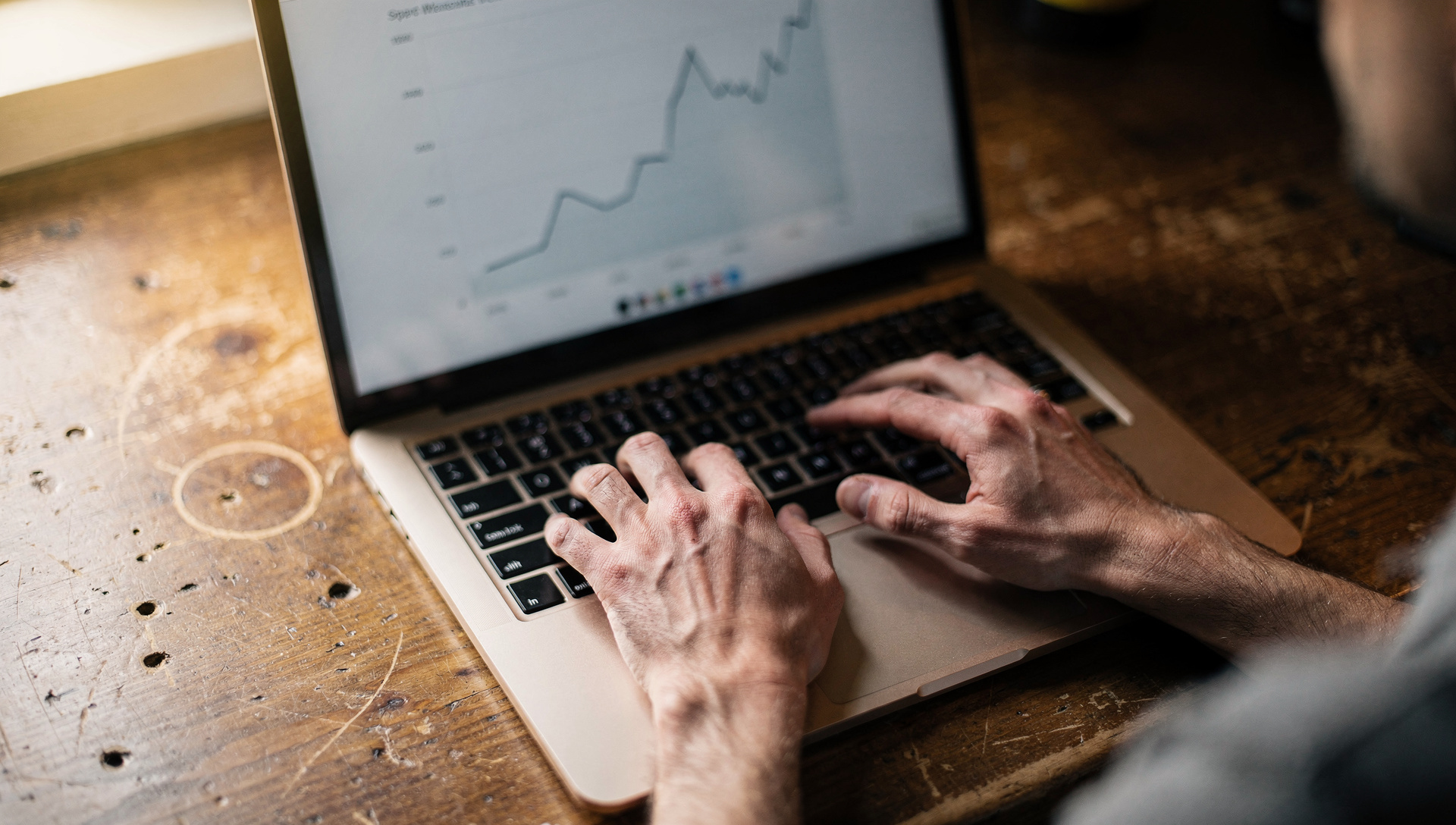 Braze bate EPS 19% y cae 12% en after-hours