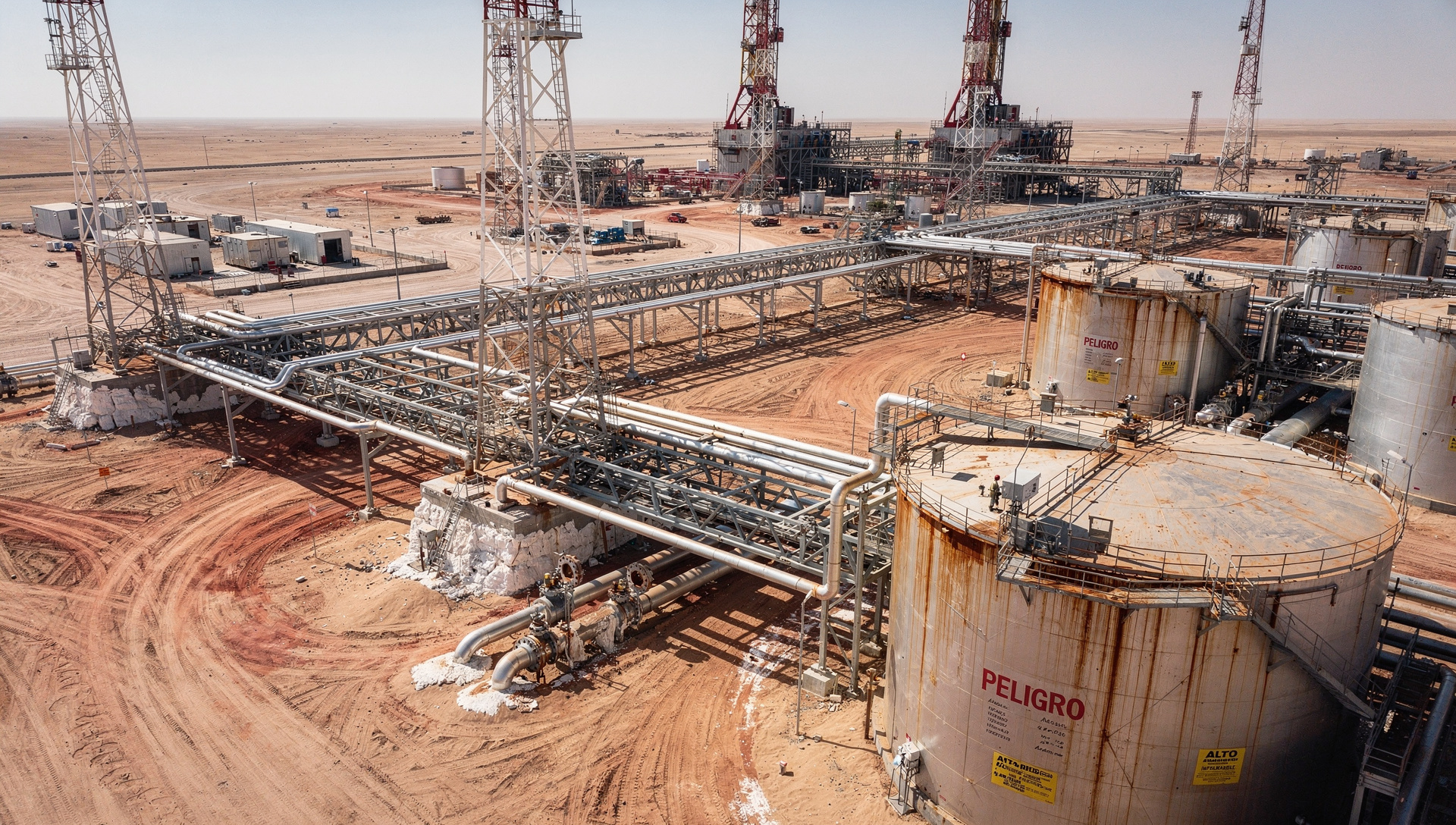 Paper barrels: OPEC cae 900k bpd en agosto y Arabia Saudita exporta por Suez