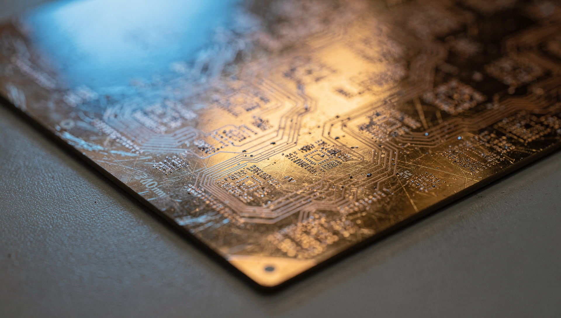 MediaTek salta 44% en ventas de agosto con chips IA pero móviles caen 25% en un año
