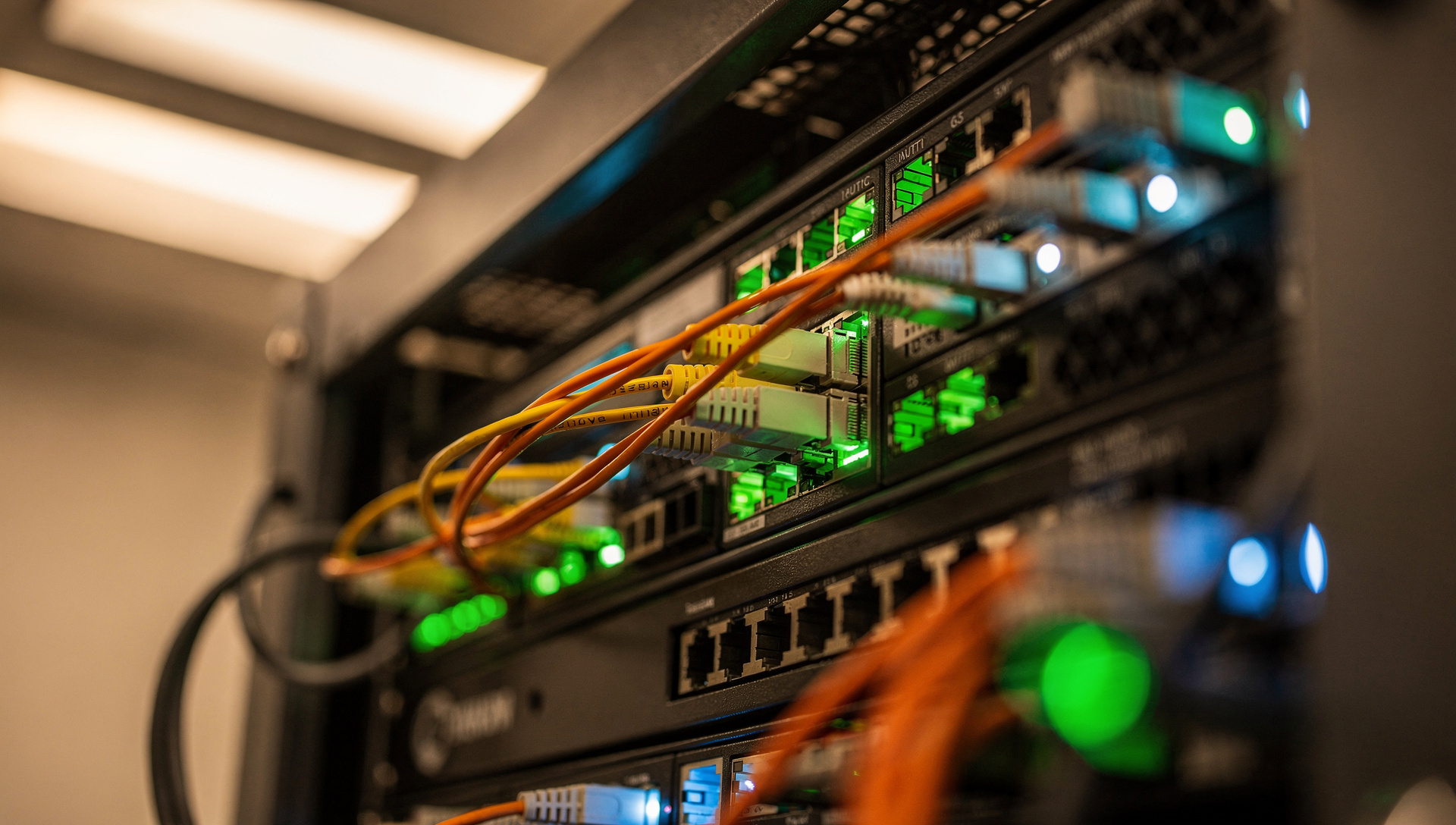 Sell the news: Ciena triplica EPS con backlog de $8.5B y cae 11% igual