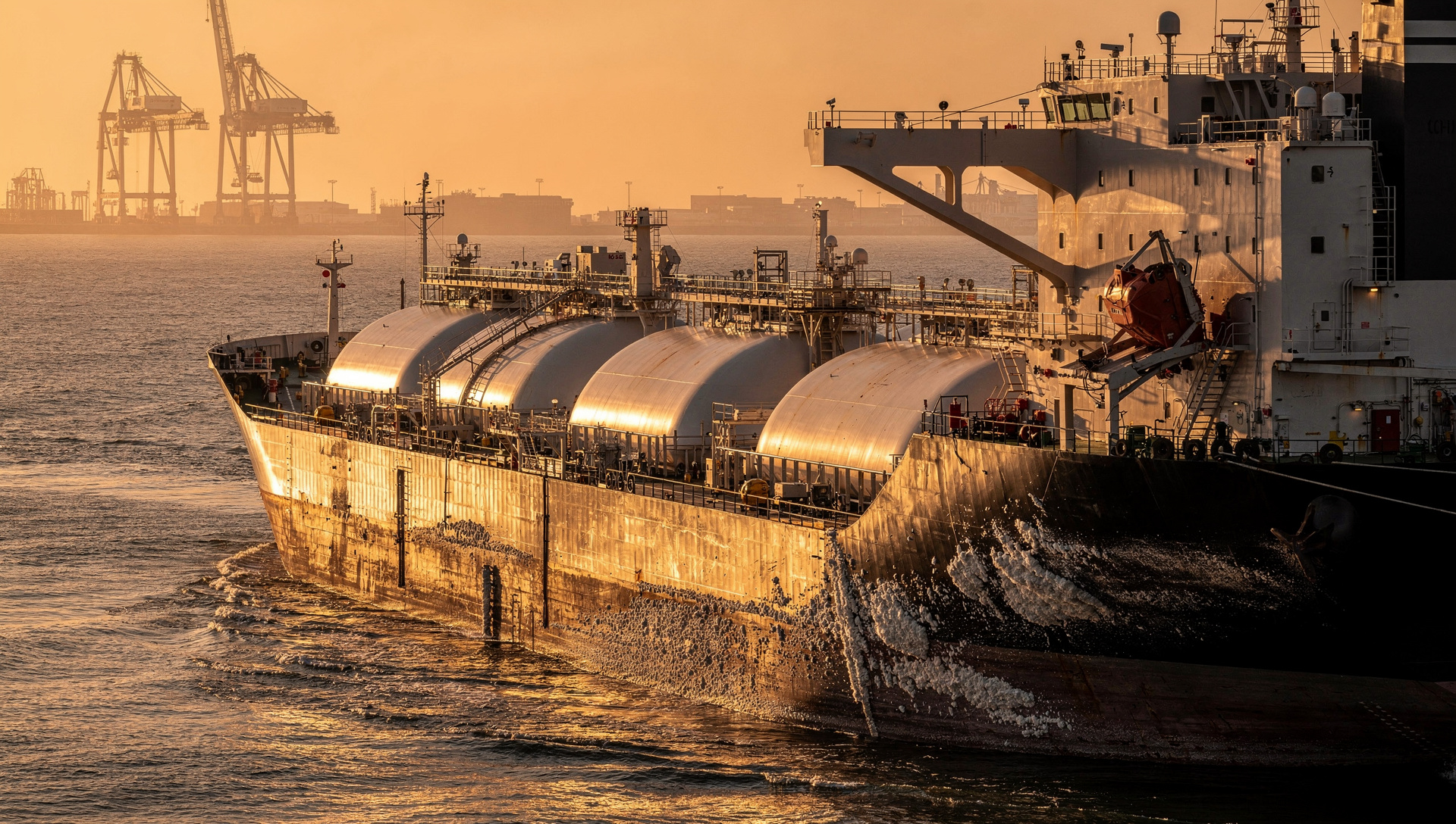 Long paper, zero flow — Venture firma 0.5 MTPA con China Gas pese a embargo desde febrero