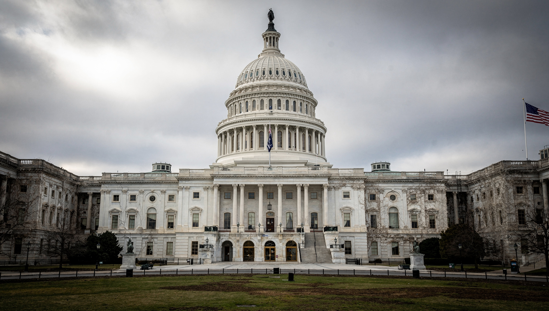 Bitcoin cae a $76K pero el Senado vota hoy el marco que crypto esperaba desde 2021