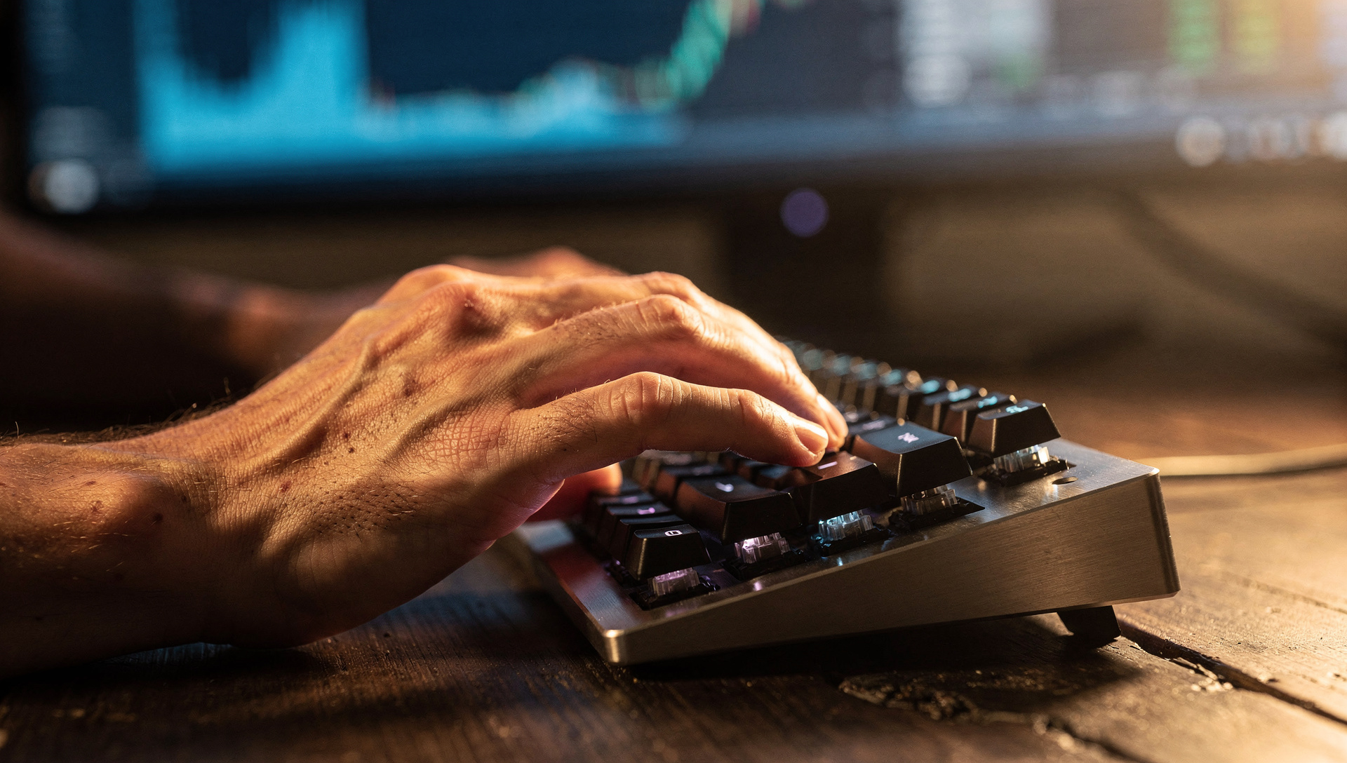 Ethereum aguanta $2,451 tras $365M en salidas: spot compra lo que ETFs venden