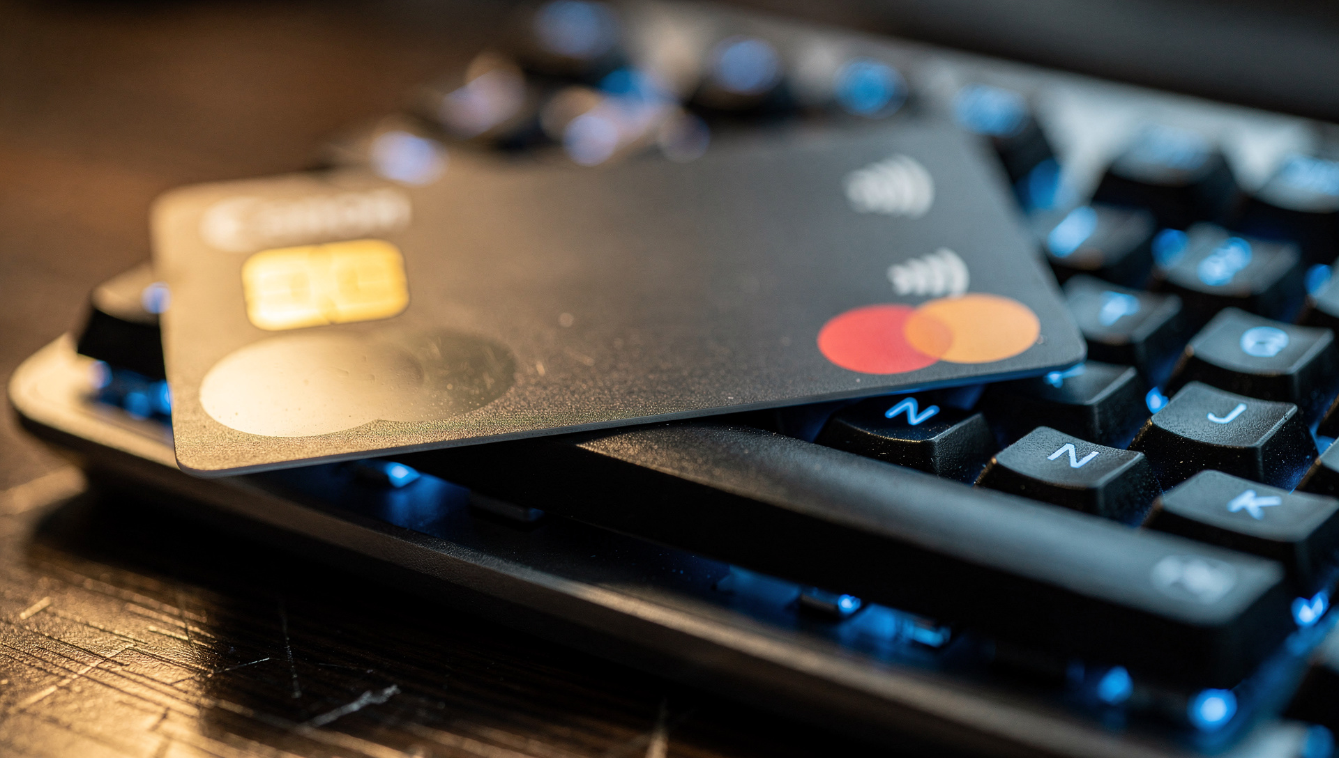 Alchemy equipa cada agente de IA con email, teléfono y tarjeta Mastercard