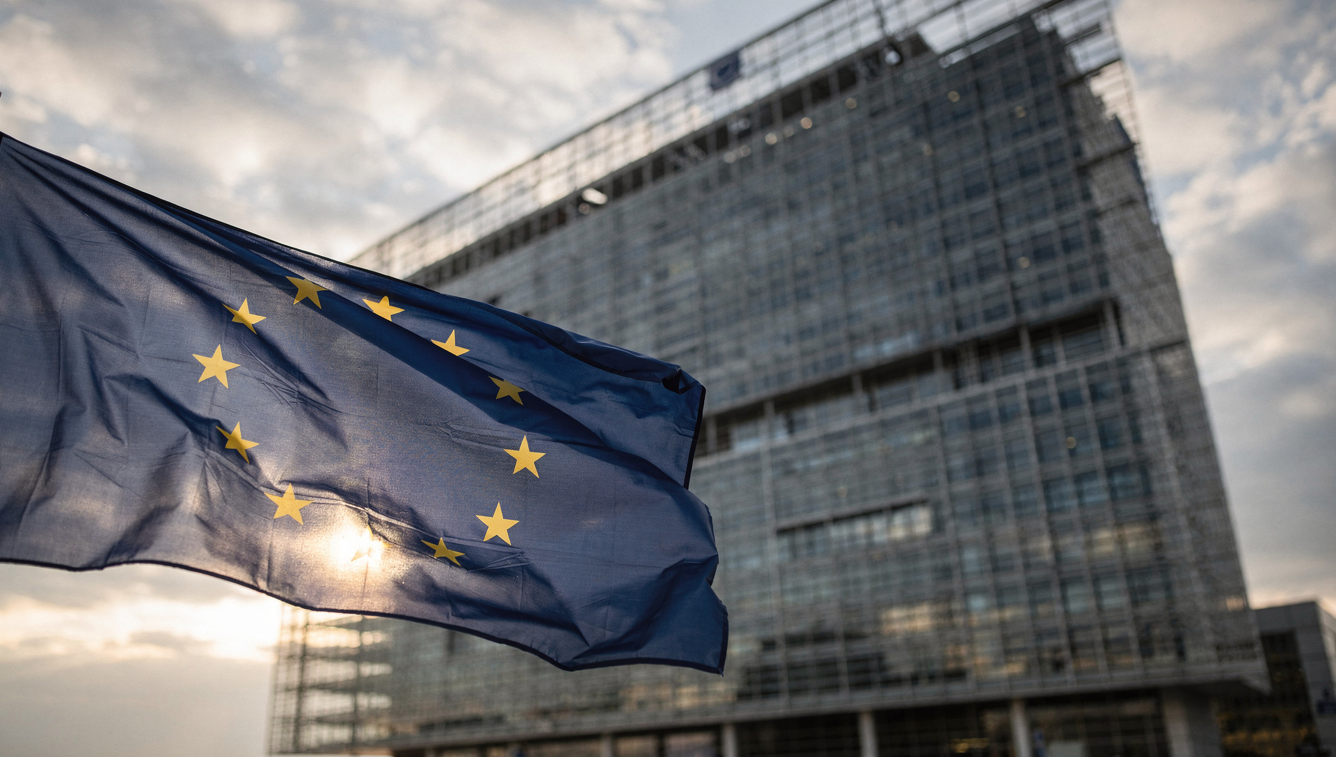 El BCE pide eliminar los requisitos de depósitos en stablecoins: expone bancos a corridas