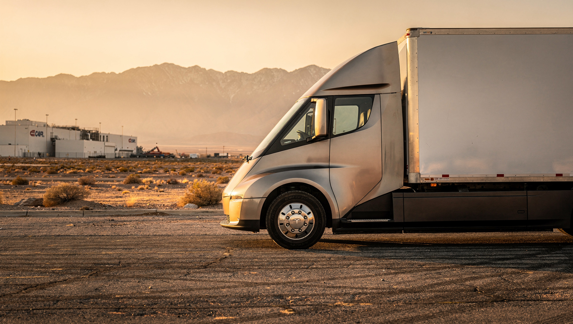 Tesla inaugura su planta del Semi con capacidad para 50.000 unidades/año