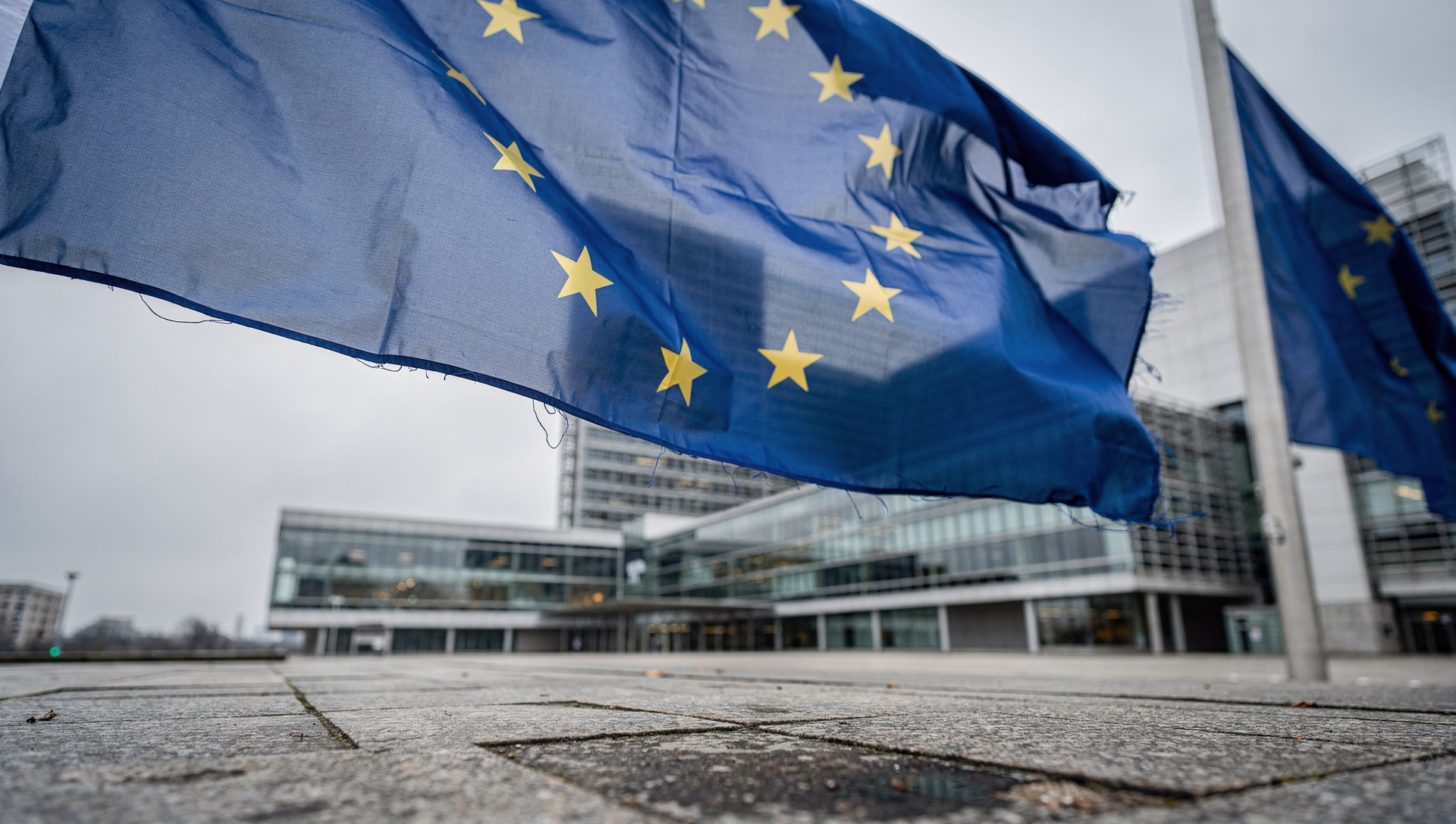 Bruselas prepararía designar a AWS y Azure como gatekeepers en noviembre, según Bloomberg