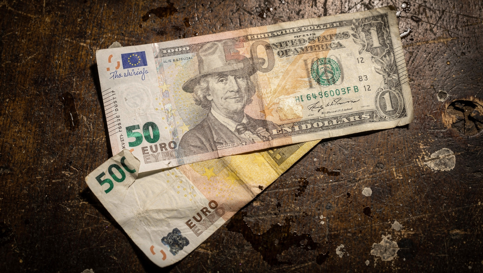 Euro cae a 1.1241: el mercado no cree en el ajuste francés