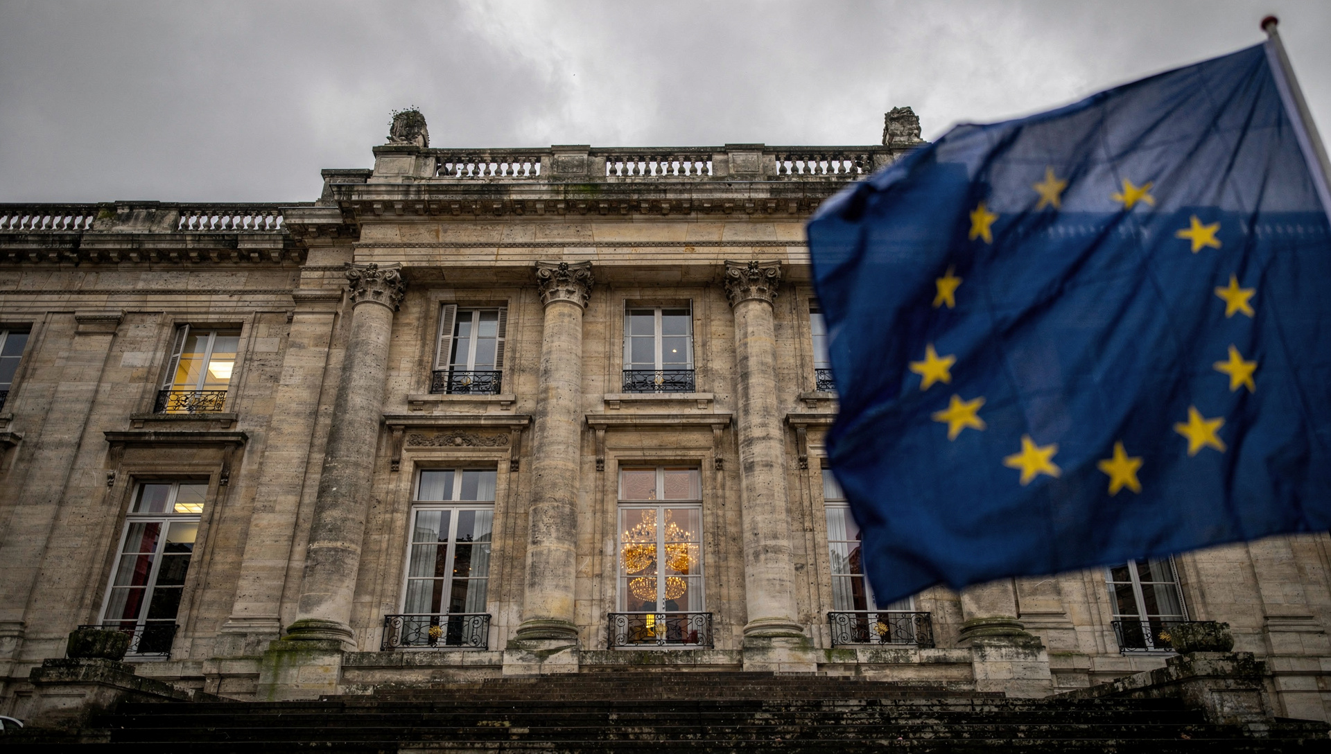 Ermotti (UBS): Francia necesita medidas duras ante su deuda