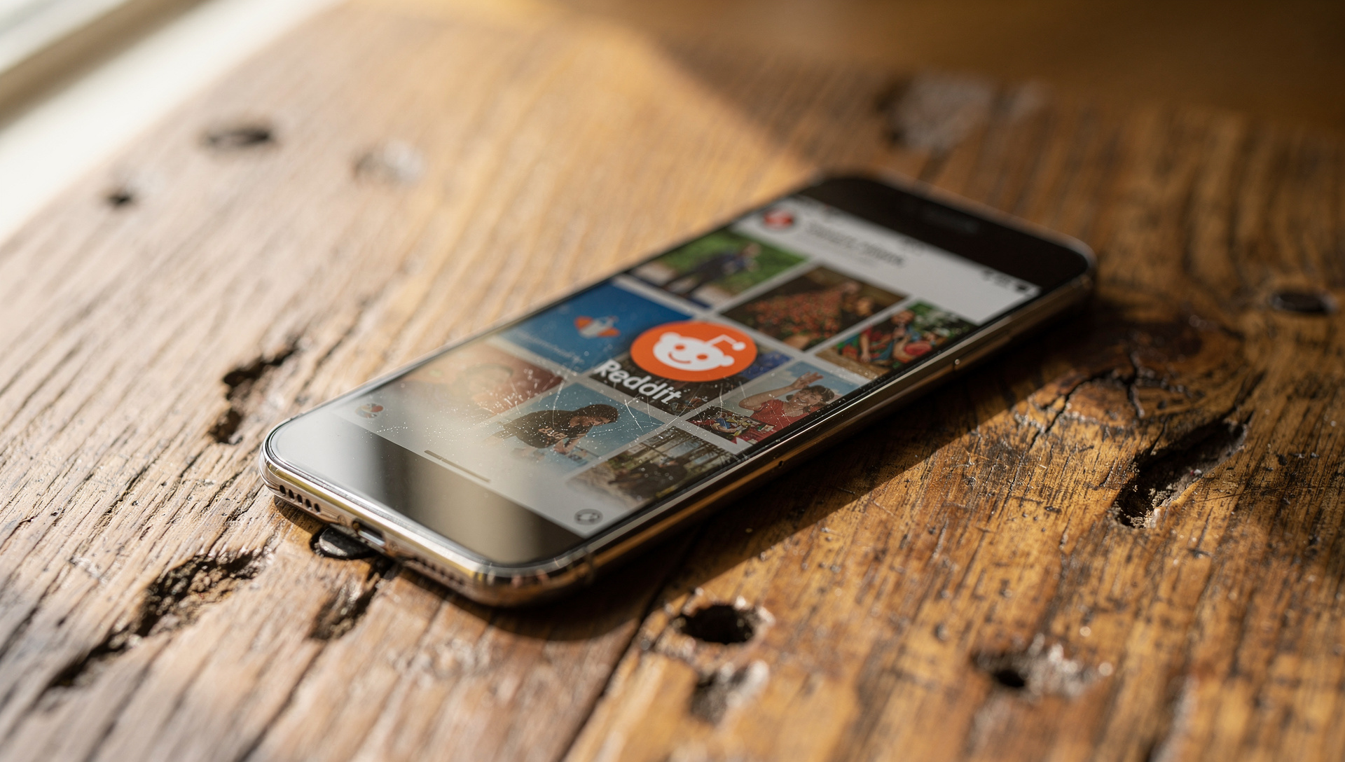 Reddit sube 2,2% tras reporte Buy: Needham ve 87% de upside en datos de IA