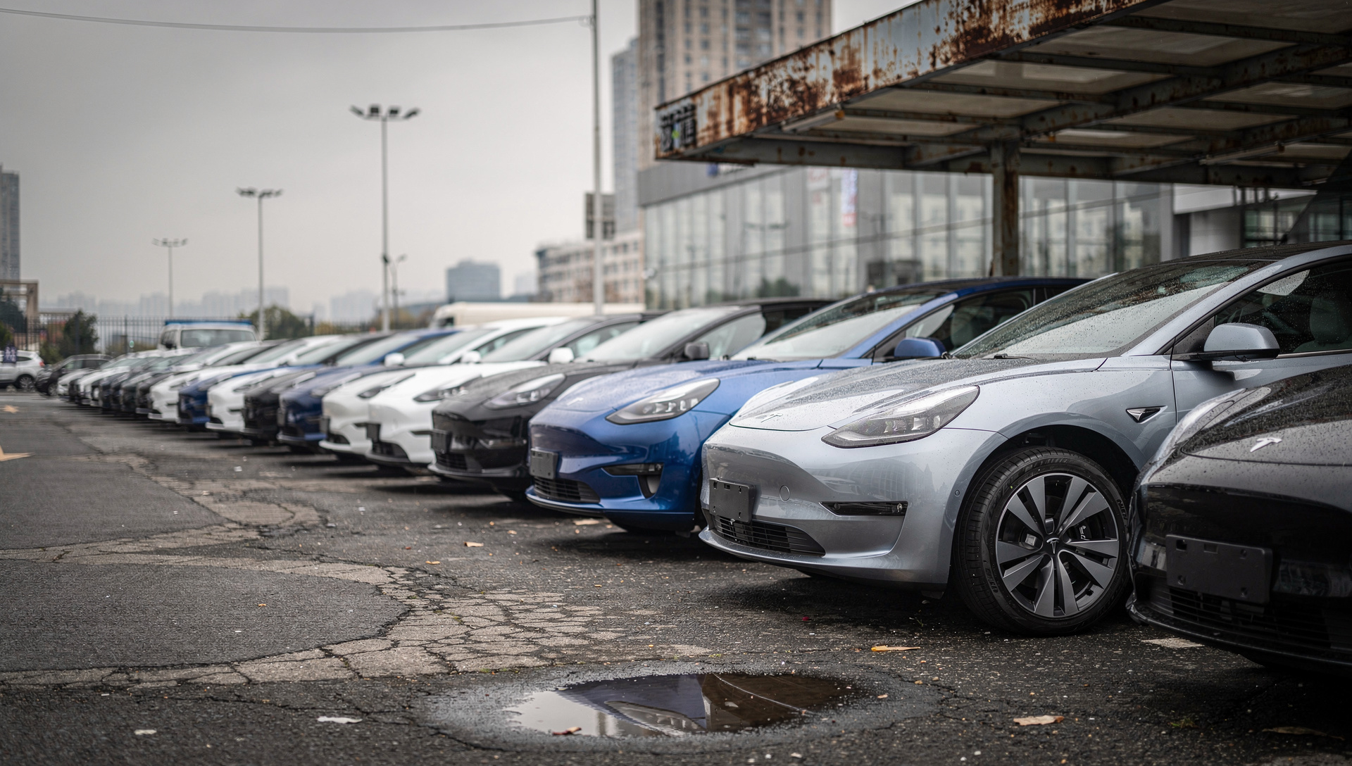 China vende 24% menos autos en septiembre