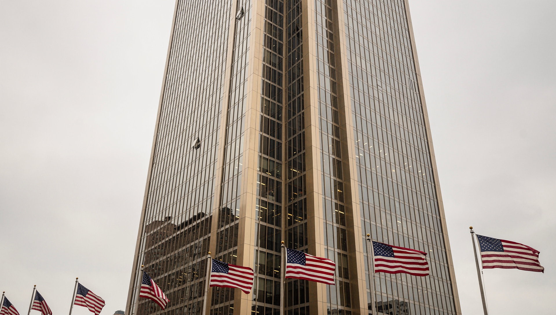BofA recibe multa de $1.2B en víspera de resultados