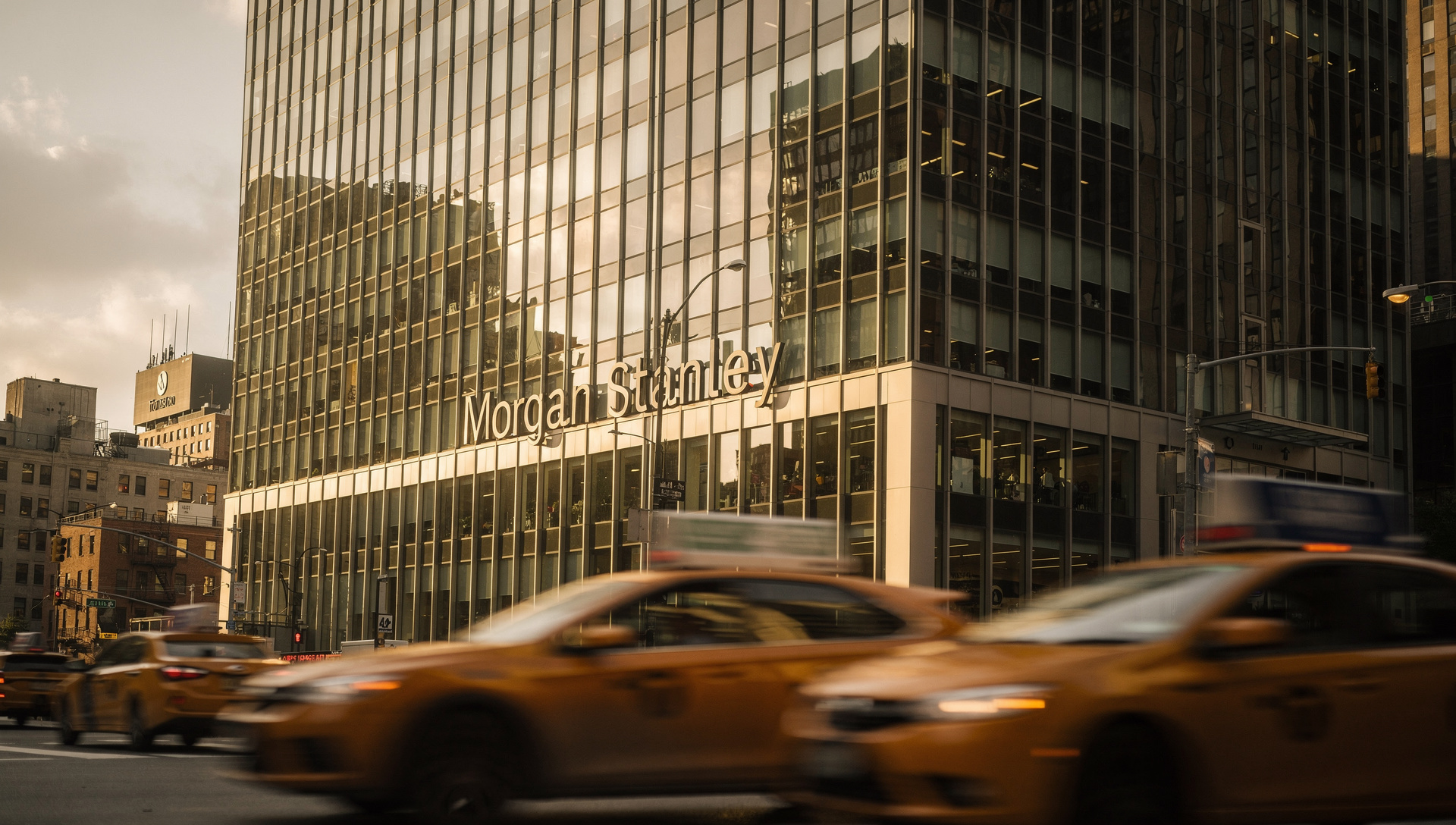 Consenso recortado 7% en 30 días: Morgan Stanley reporta Q3 hoy