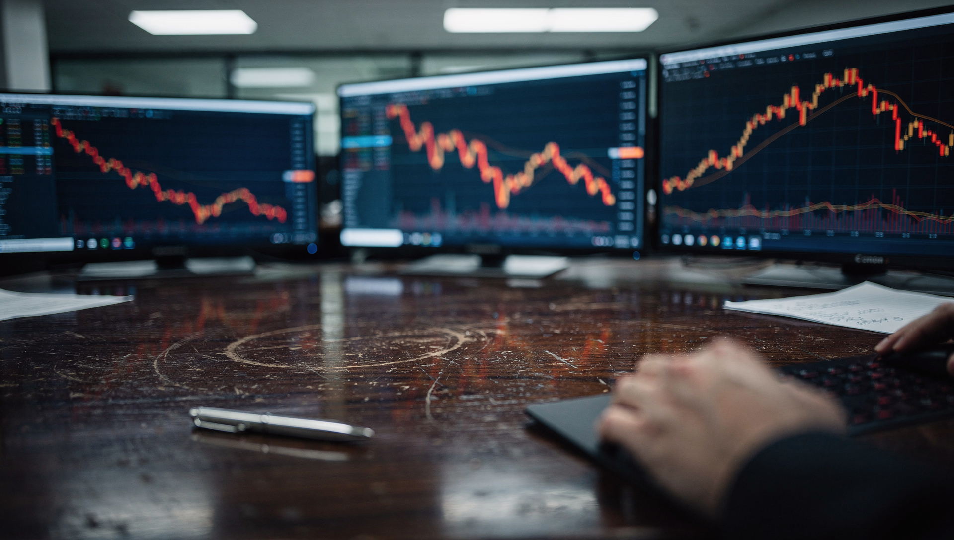 Tecnología pierde 2 billones en seis días; el dinero va a bonos