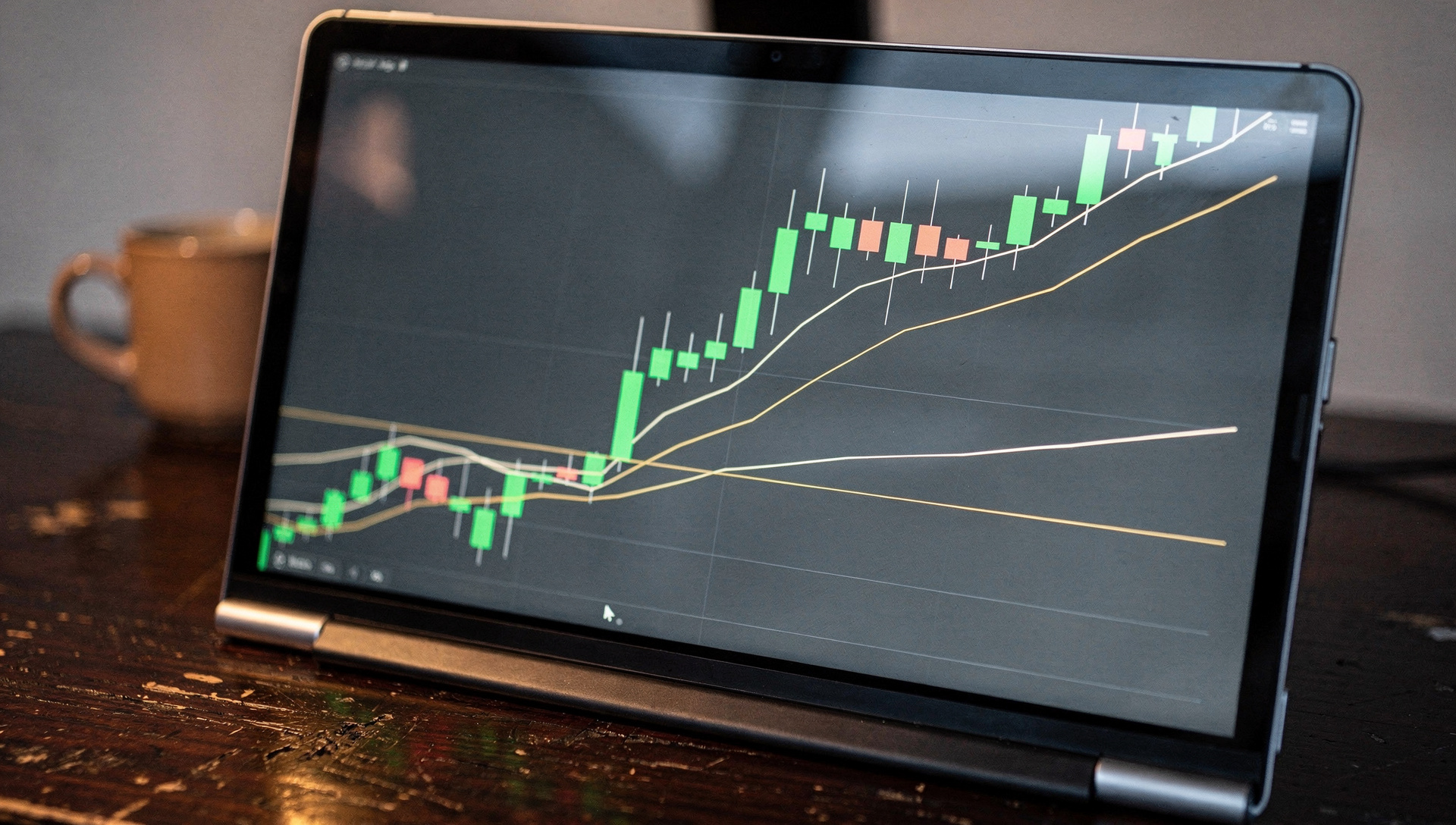 El trailing stop sigue al precio pero nunca retrocede