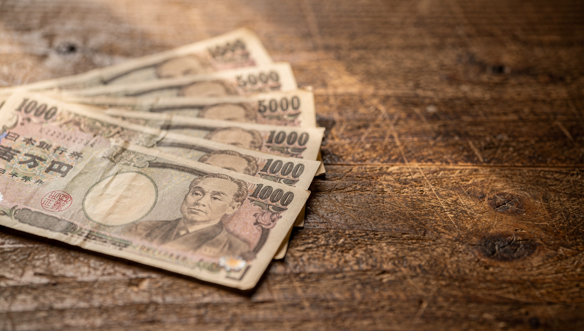 Inflación de Japón sube a 2,1% y BoJ descarta subir tipos en octubre