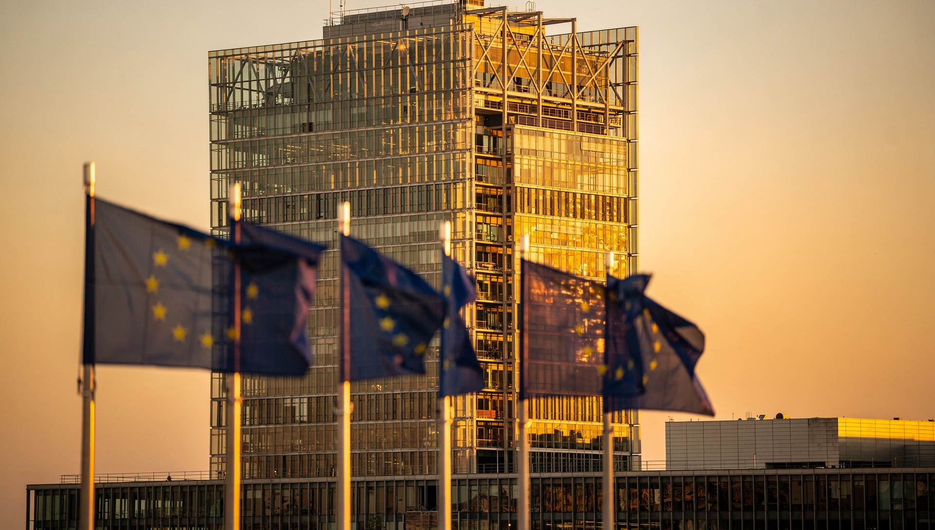 CDS francés rompe 100 pb pero el euro aguanta sobre 1.12
