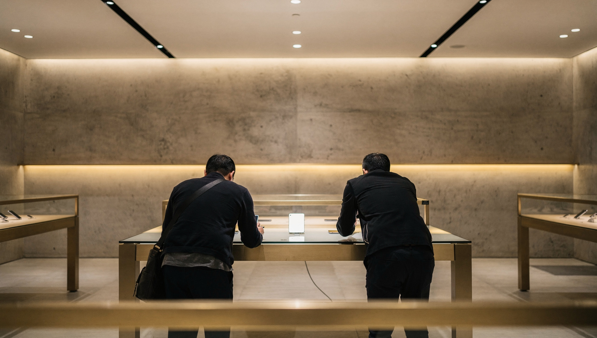 Apple supera brevemente a Nvidia en bolsa en pleno lanzamiento del Duo