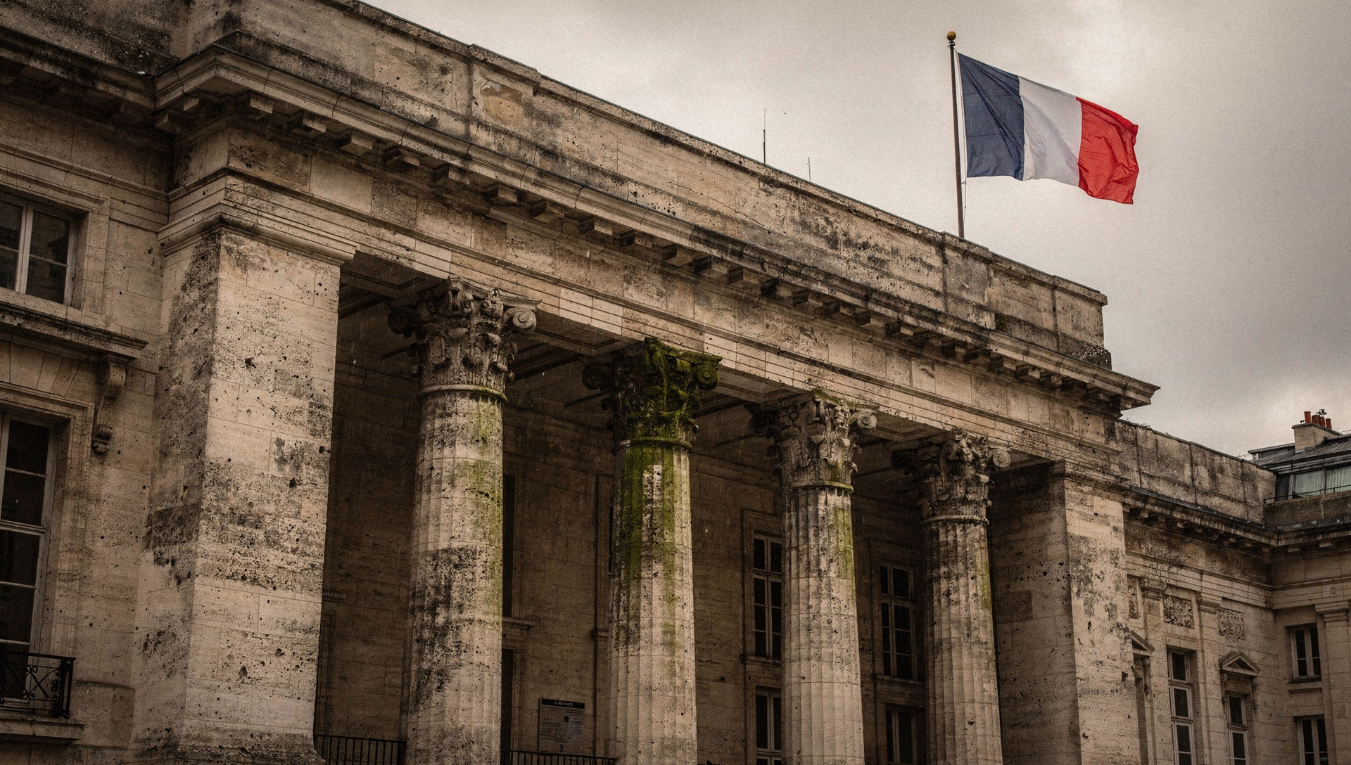 Moody's confirma nota de Francia pero exige presupuesto incierto
