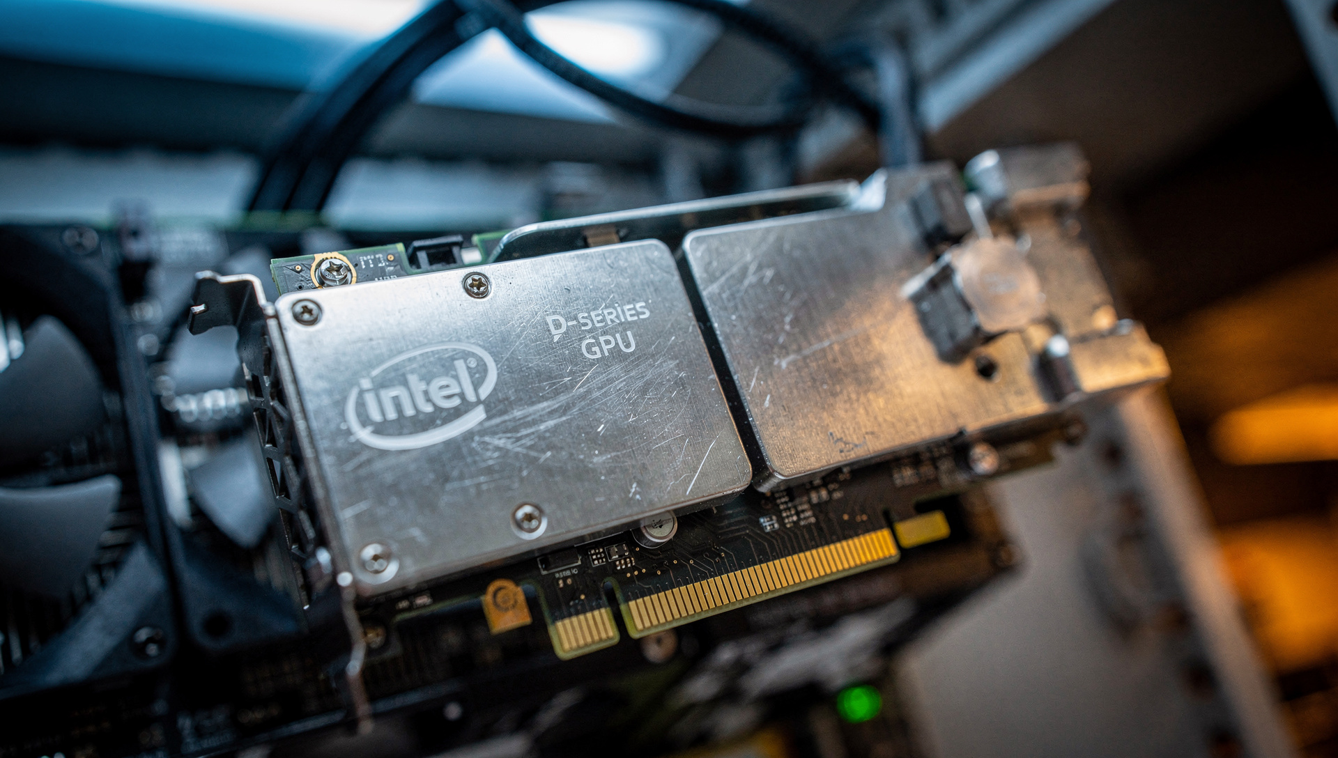 Intel lanza su GPU D-series sin cliente ni precio confirmado