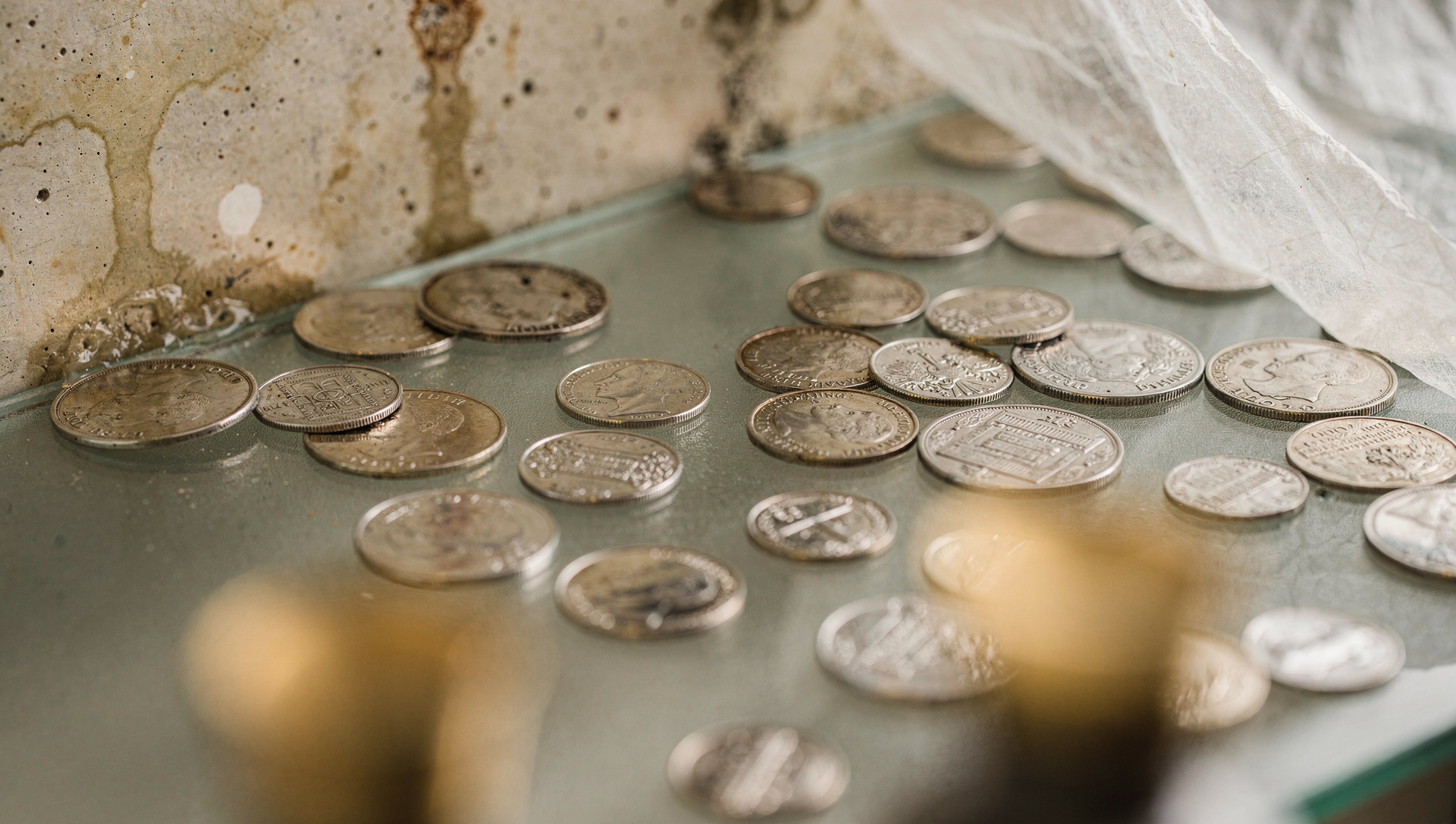 Precio del oro hoy, 27 de octubre: cae un 0,5% hasta 4.016,50 dólares