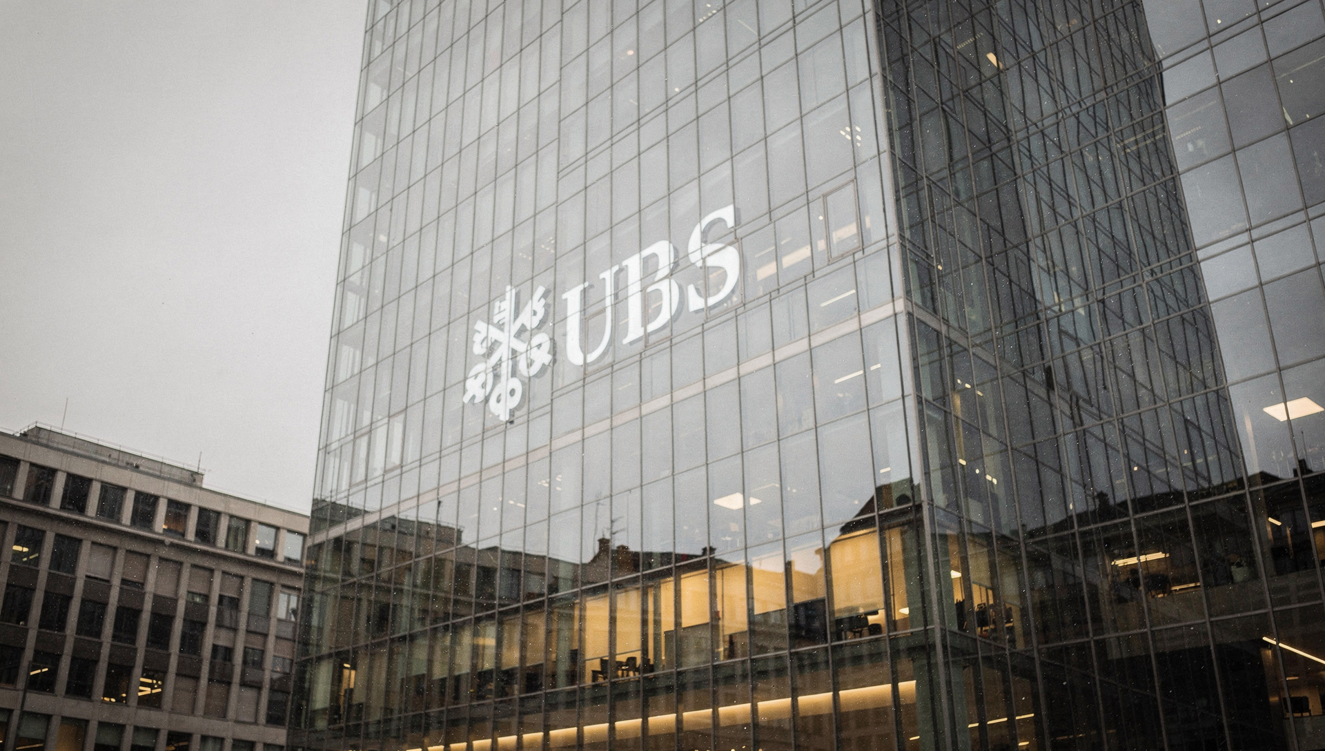 Risk-on en fortunas privadas lleva a UBS a captar 55 mil millones