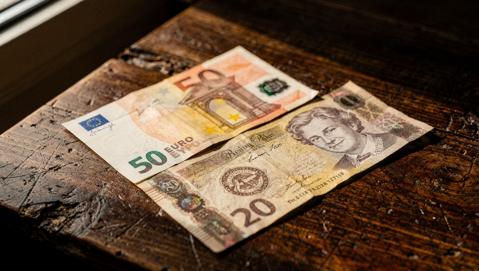 0.8336, mínimo de 19 meses del euro frente a la libra pese a GDP al alza